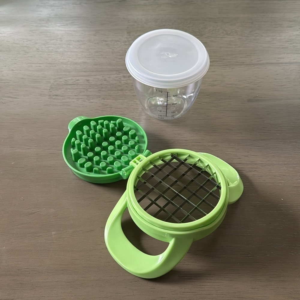 Fruit & Veggie Slicer/Cutter With Measuring Cup Attatchment With Lid